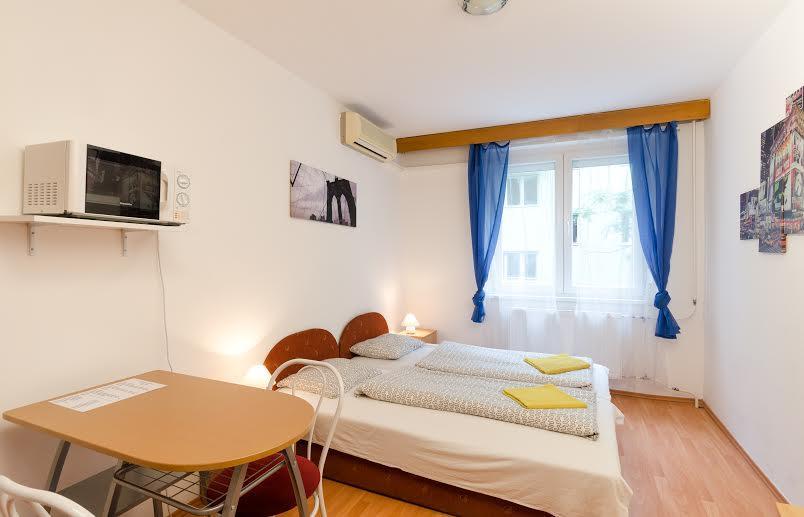 Young Center Budapest Exterior photo